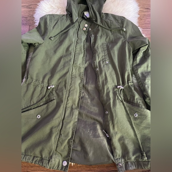 Army green jacket - Picture 3 of 5